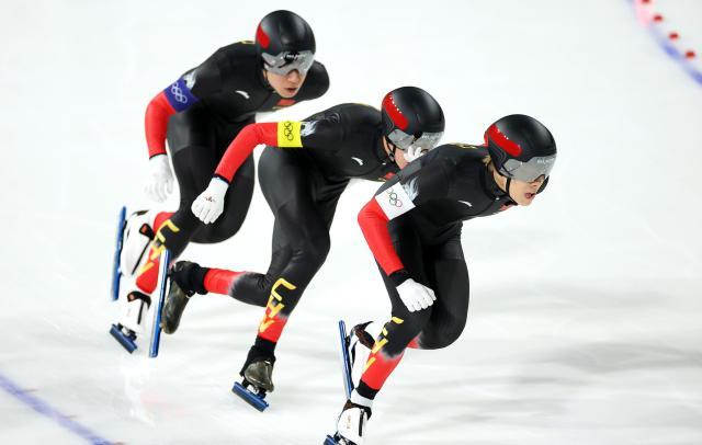 leyu-创造历史 中国队晋级速度滑冰男子团体追逐半决赛